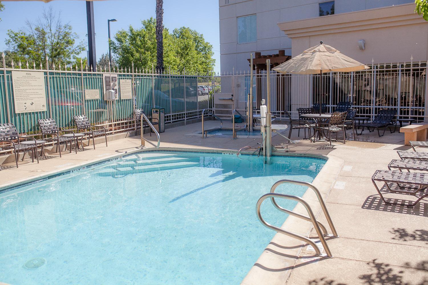 Hilton Garden Inn Redding Exterior foto